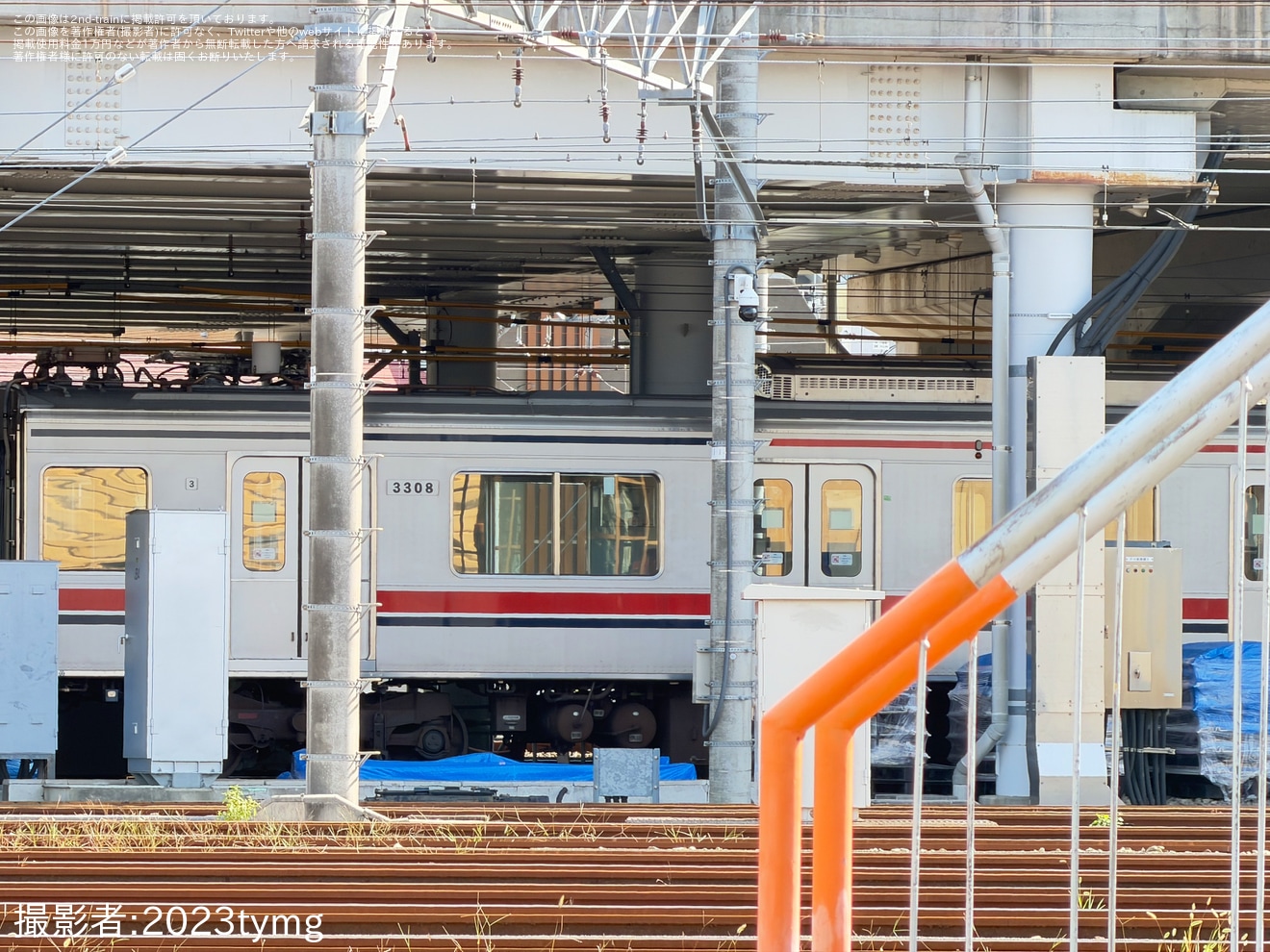 【東急】3000系3108Fでリニューアルに向けた養生作業が始まるの拡大写真