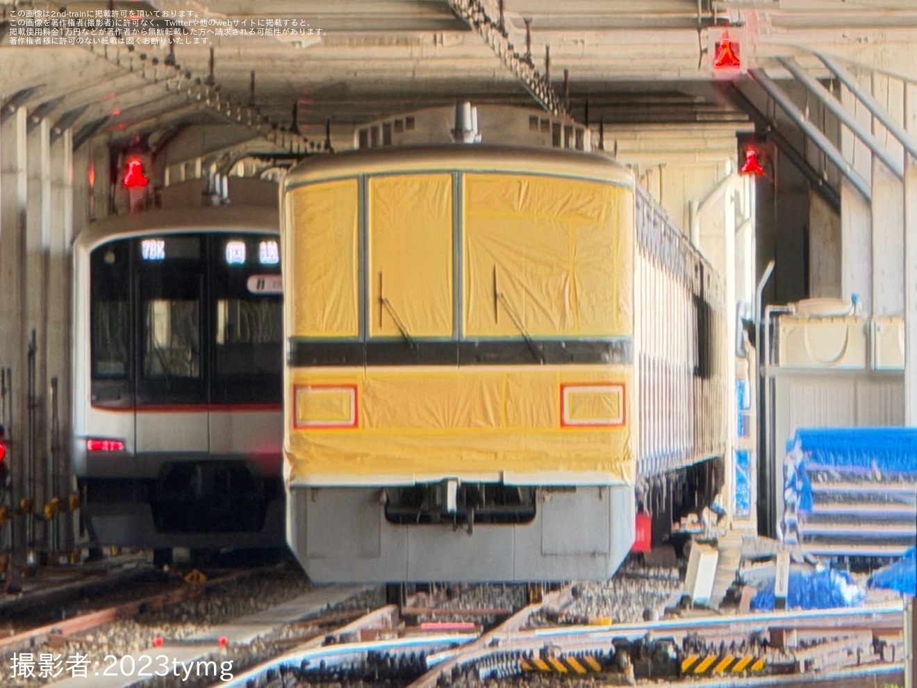 【東急】3000系3108Fでリニューアルに向けた養生作業が始まるの拡大写真