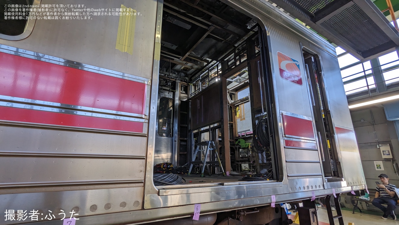 【東急】「東急電車まつり」で西武鉄道譲渡向け車両の改造工程が公開の拡大写真