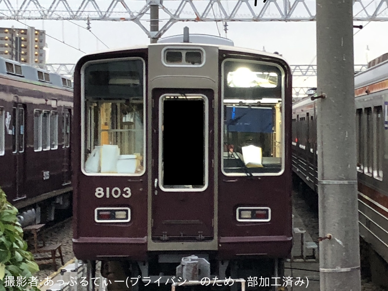 【阪急】正雀車庫に入場中の8000系8003Fの工事が進行中の拡大写真