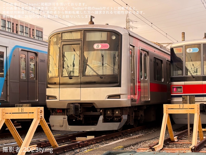 【東急】5050系5162Fの前面が黒色に塗装（1枚目）
