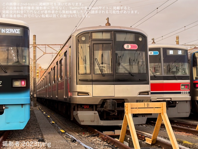 【東急】5050系5162Fの前面が黒色に塗装（2枚目）