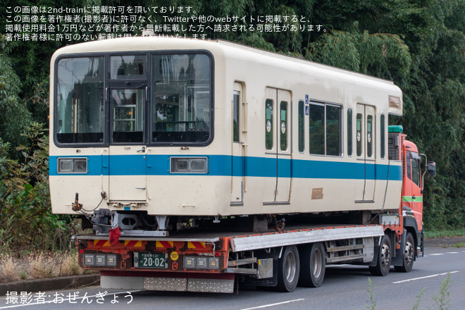【小田急】8000形8053F(8053×4)新宿方2両が廃車搬出（1枚目）