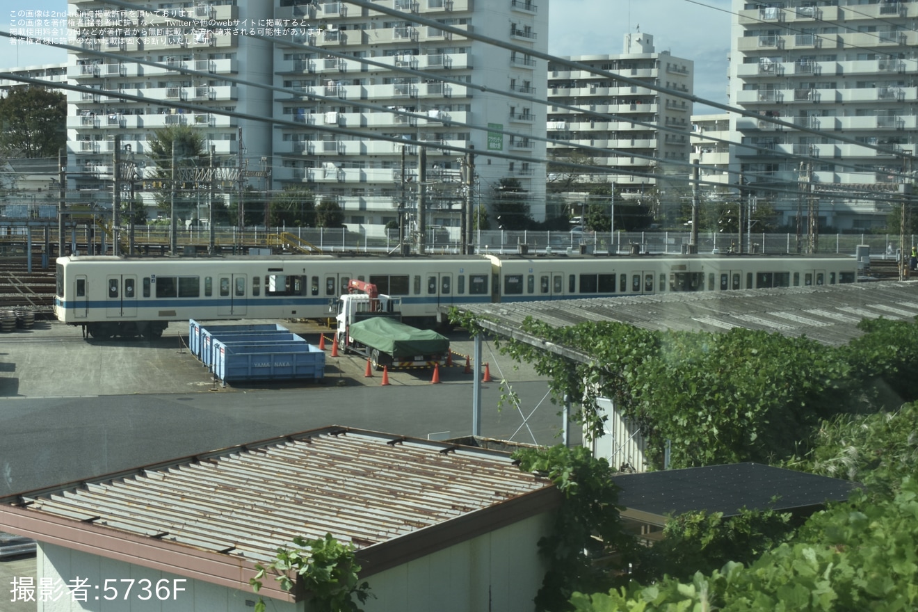 【小田急】8000形8053×4のうち、デハ8103・クハ8153が大野総合車両所の解体線への拡大写真