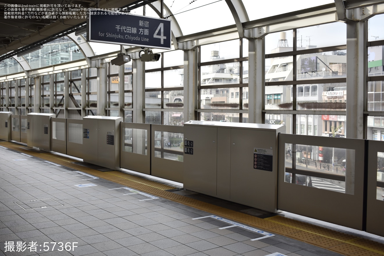 【小田急】経堂駅のホームドアが稼働開始(3・4番ホーム)の拡大写真