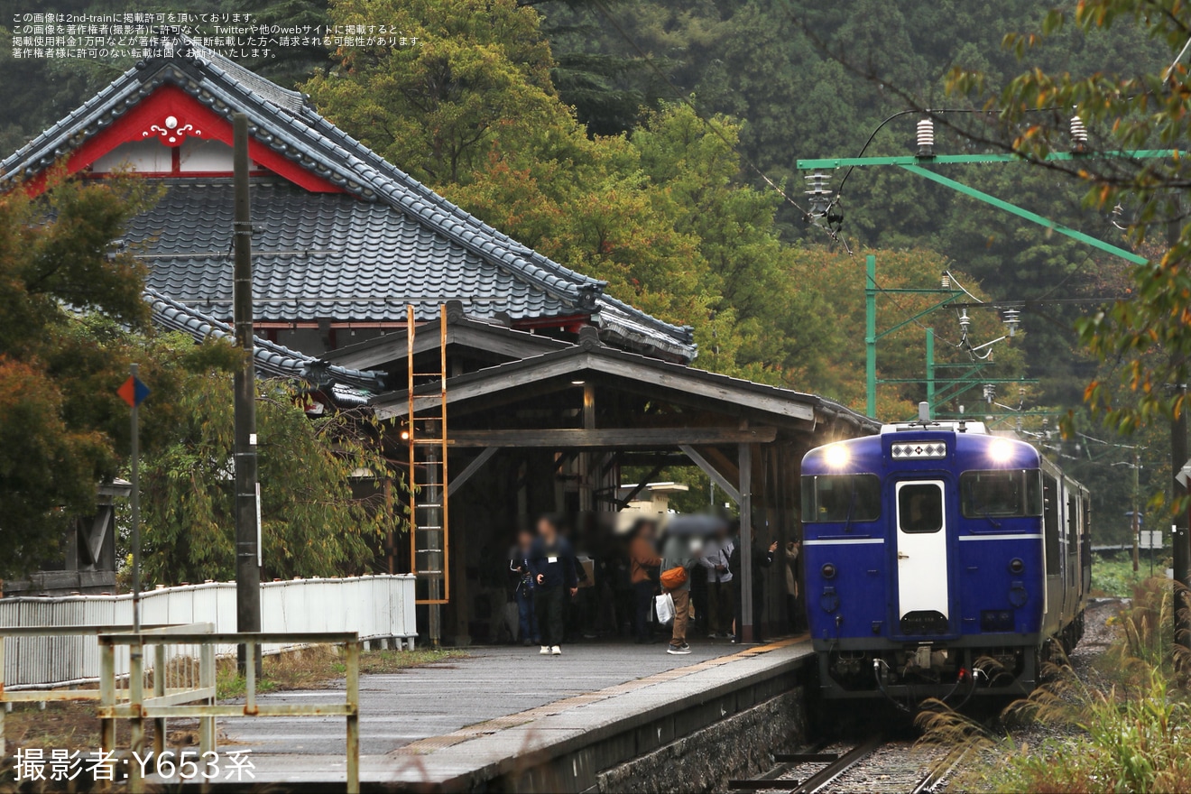 【JR東】キハ40・48系「越乃Shu*Kura」編成が弥彦線で臨時快速「弥彦 Shu*Kura」として運転の拡大写真